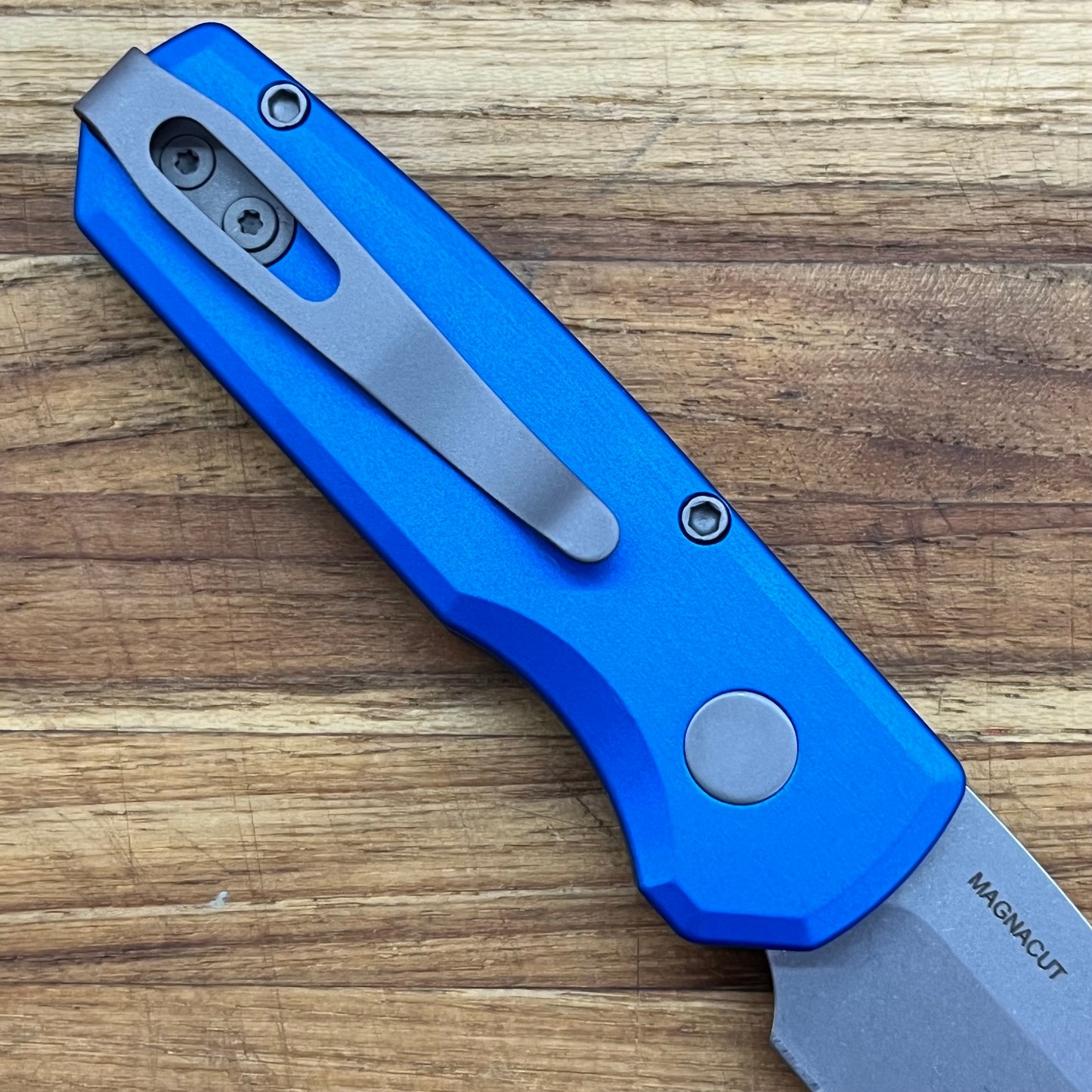 Pro-Tech Runt 5 2" Auto w/ MagnaCut & Blue Aluminum Handle