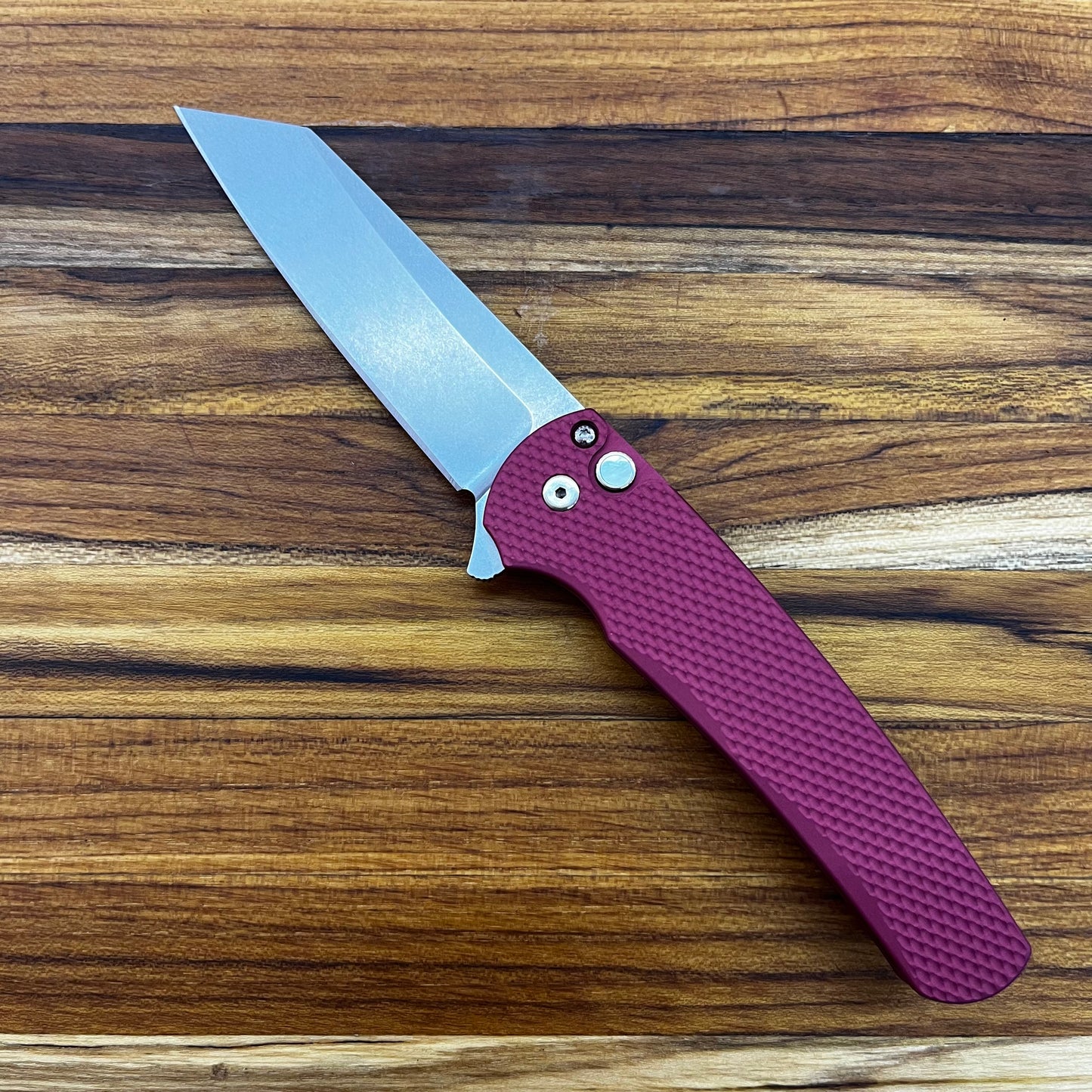 Pro-Tech *Limited Edition* Malibu 3.25" Flipping Knife w/ Pearl Button & Red Textured Aluminum Handle