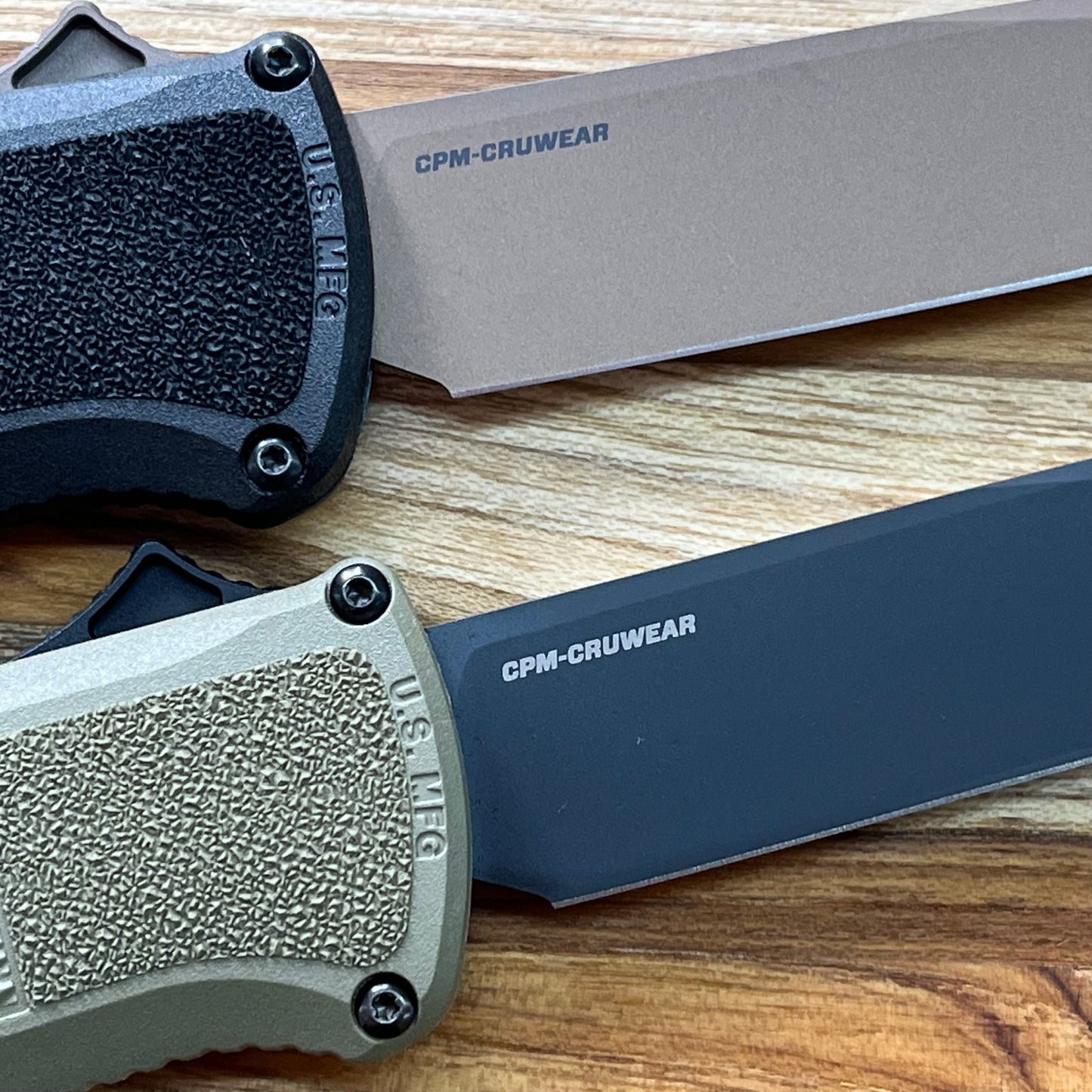 Benchmade Shootout 3.5" Drop Point OTF w/ Black CF-Elite Handle