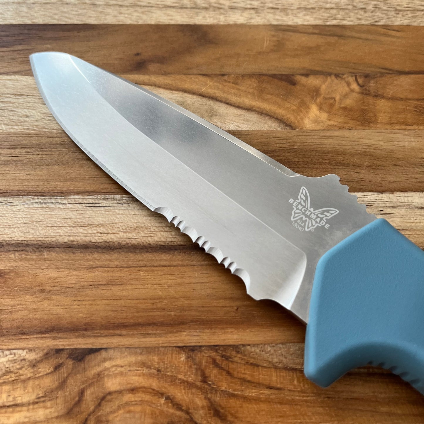 Benchmade Undercurrent 4.32" Fixed Blade w/ Sheath & Depth Blue Santoprene