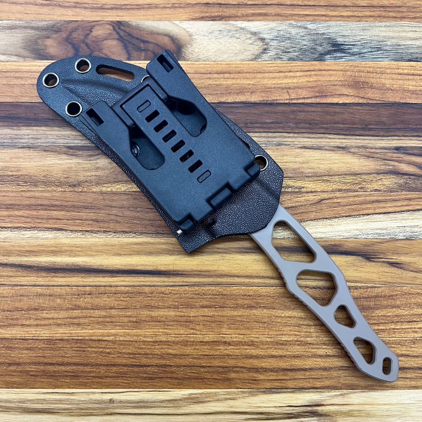 Toor *Limited Edition* Peg Leg by Skallywag Tactical 4" Fixed Blade w/ FDE Gunkote Finish & Black Kydex Sheath