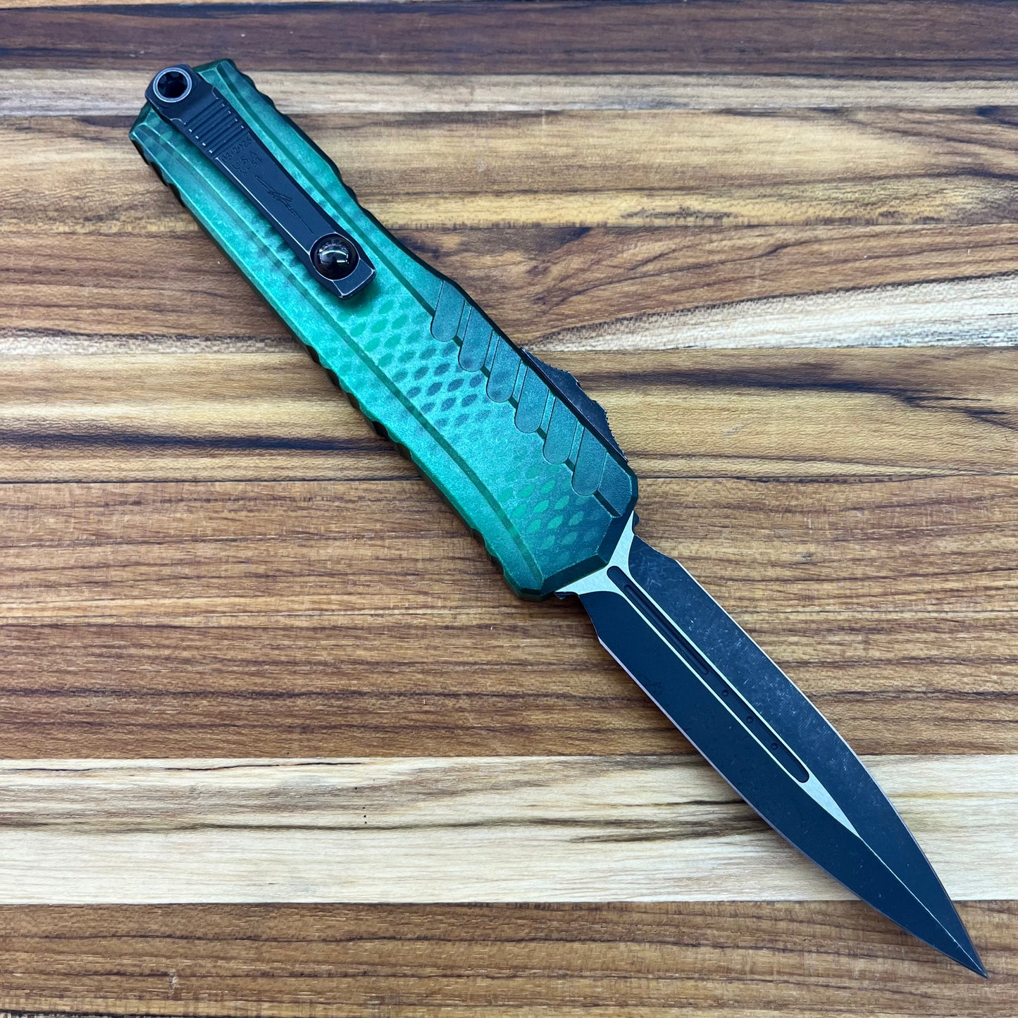 Microtech Signature Series Cypher II D/E 3.5" Auto w/ Green X-51 Handle