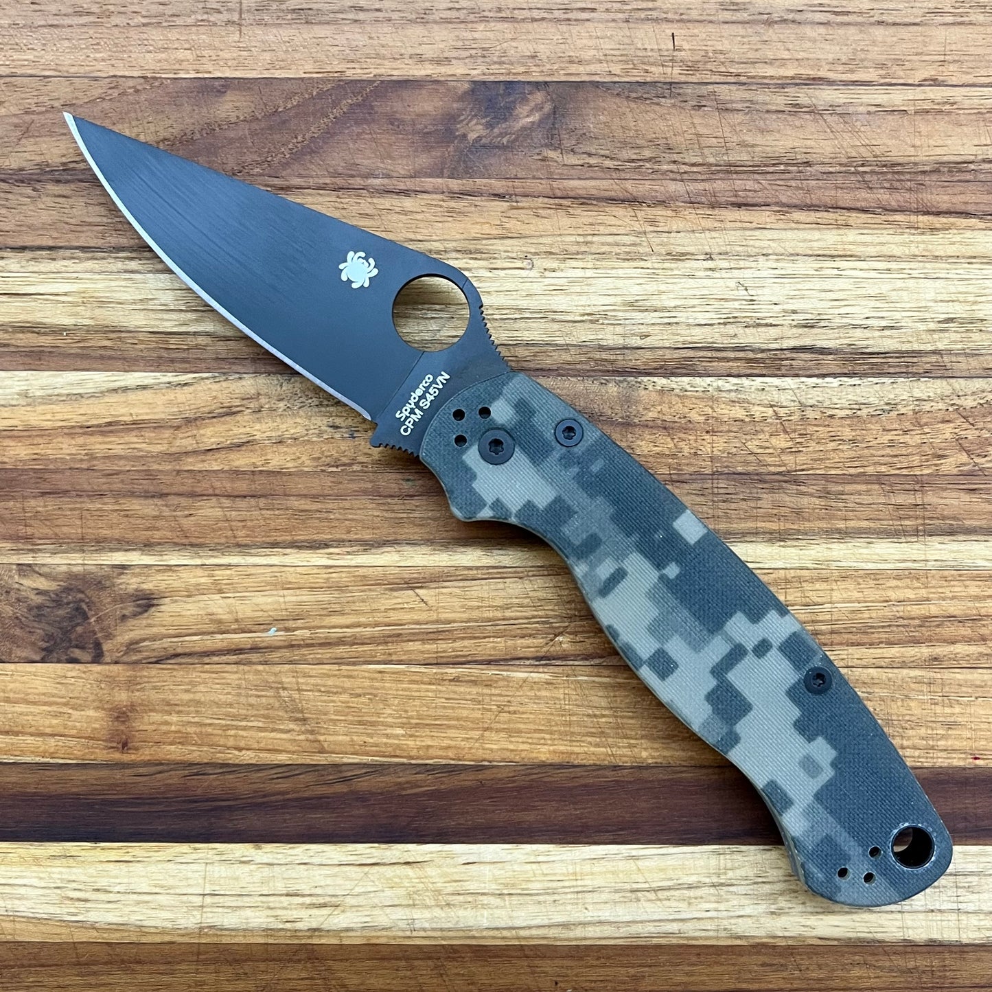 Spyderco Para Military 2 Black Blade Camo G10 Folder
