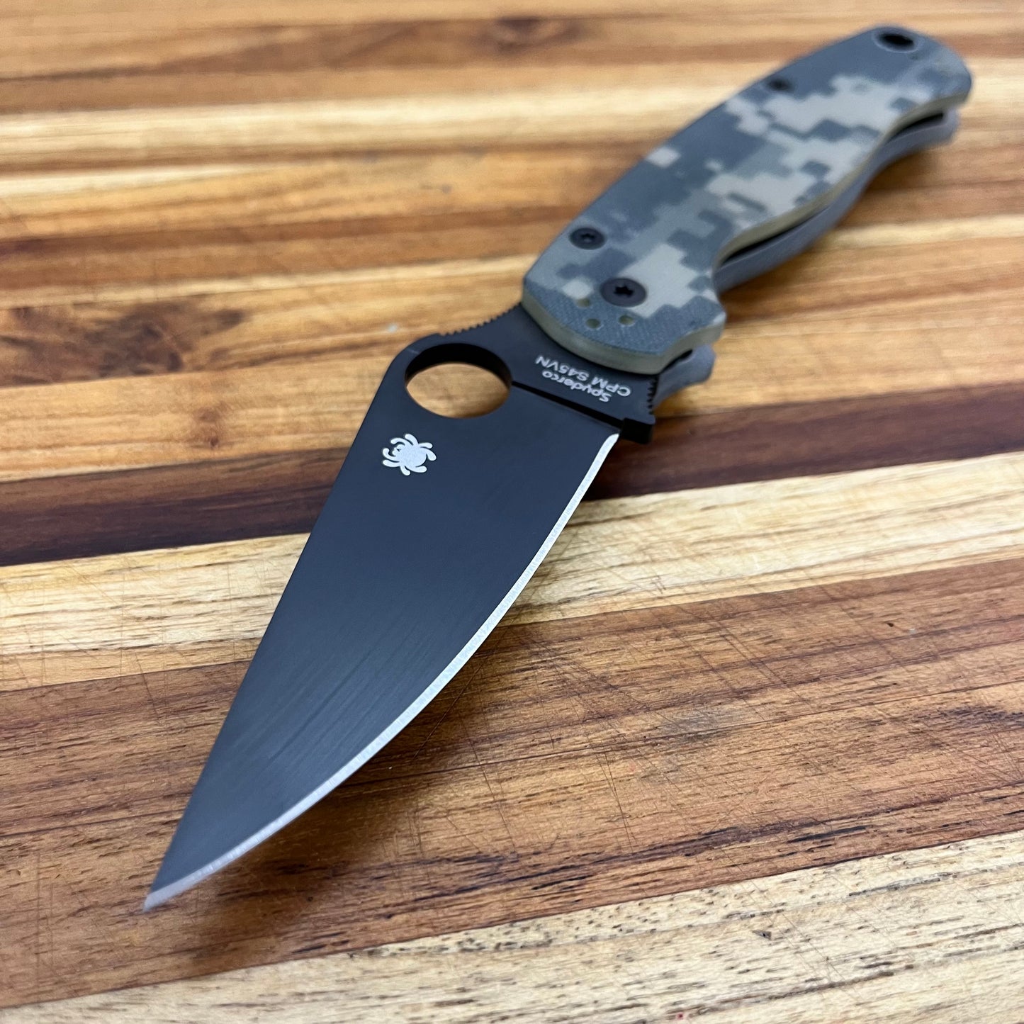 Spyderco Para Military 2 Black Blade Camo G10 Folder