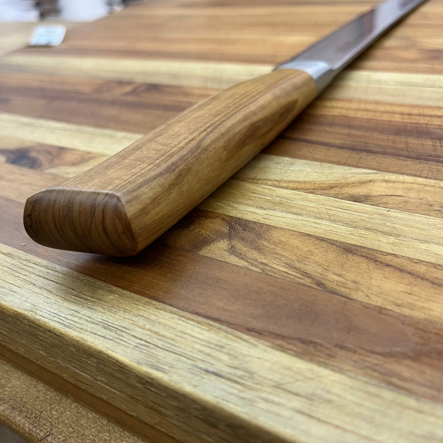Messermeister Oliva Elite 9" Bread Knife