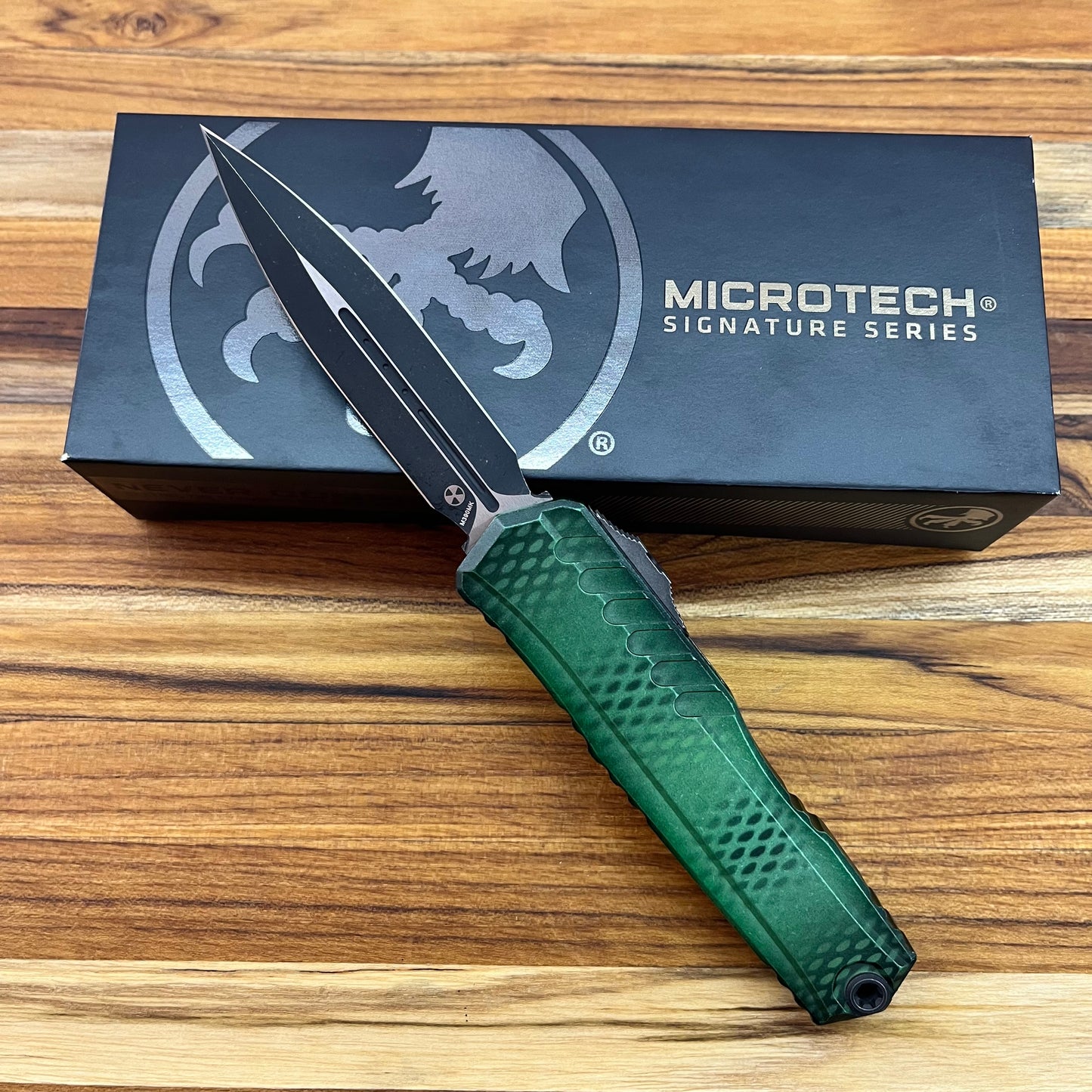 Microtech Signature Series Cypher II D/E 3.5" Auto w/ Green X-51 Handle