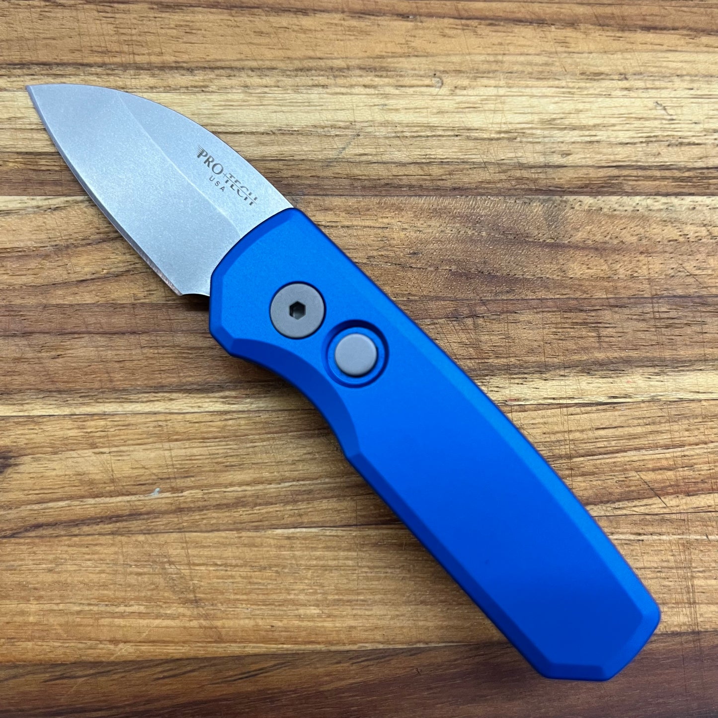 Pro-Tech Runt 5 2" Auto w/ MagnaCut & Blue Aluminum Handle