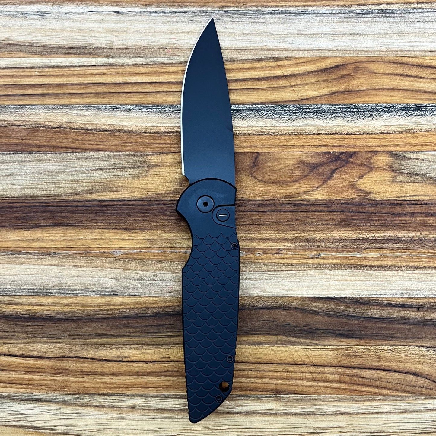 Pro-Tech TR-3 Operator Edition 3.5" All Black Auto w/ Tritium Button & Fish Scale Aluminum Handle