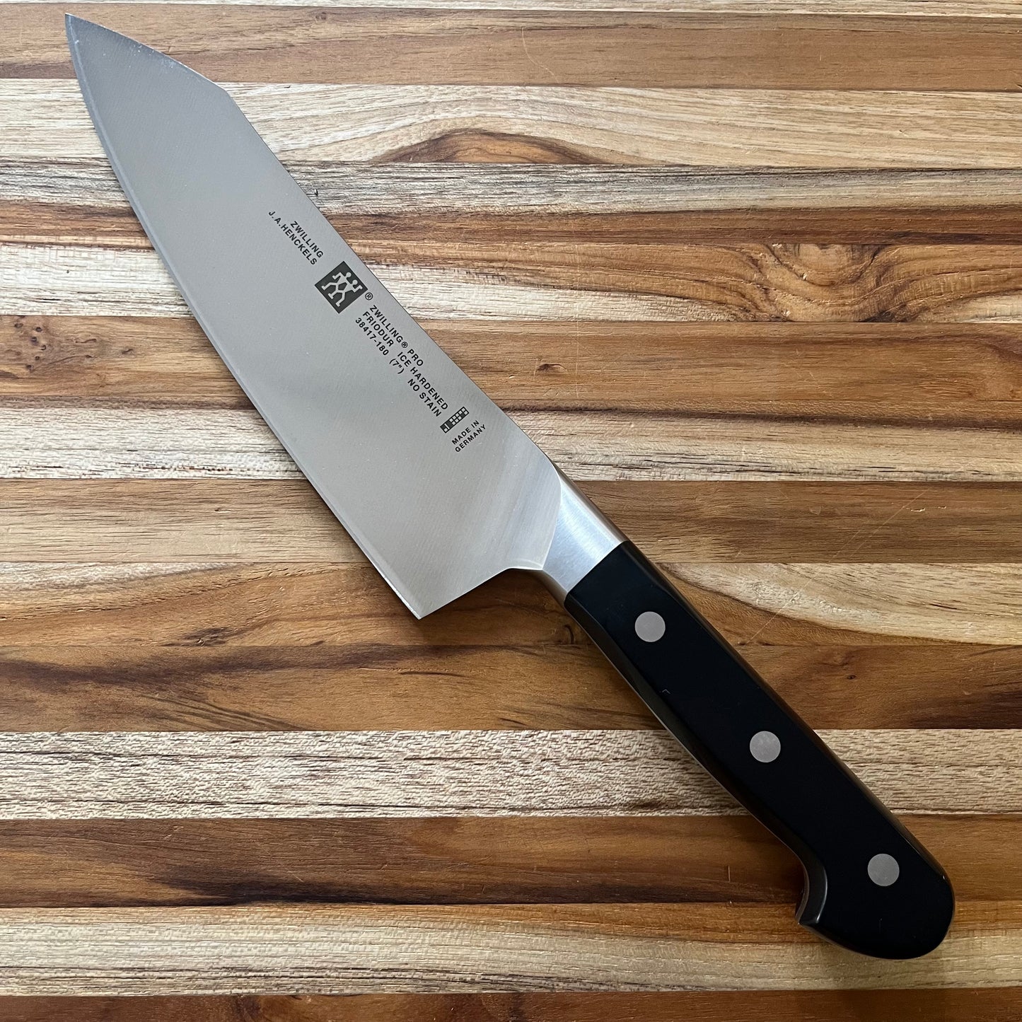 Zwilling Pro 7" Rocking Santoku