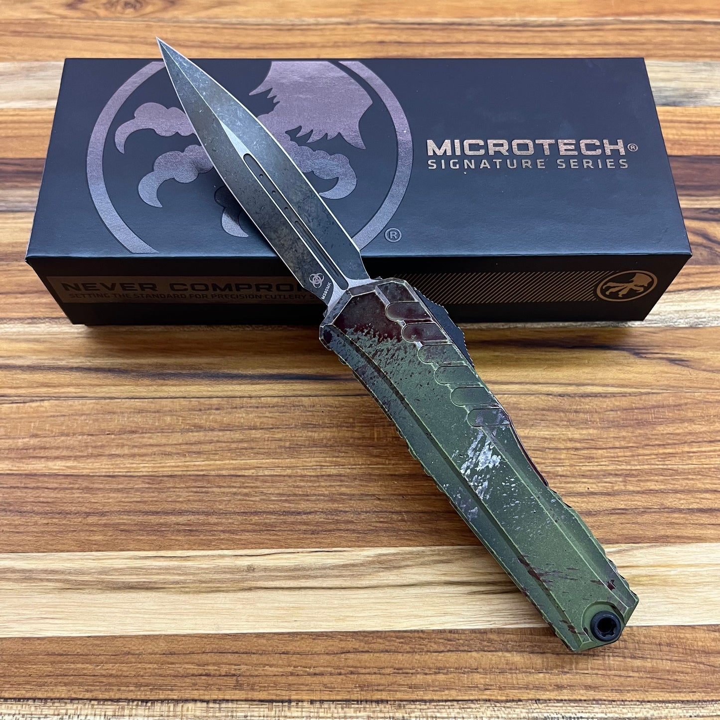 Microtech Signature Series Cypher II D/E 3.5" Auto Outbreak