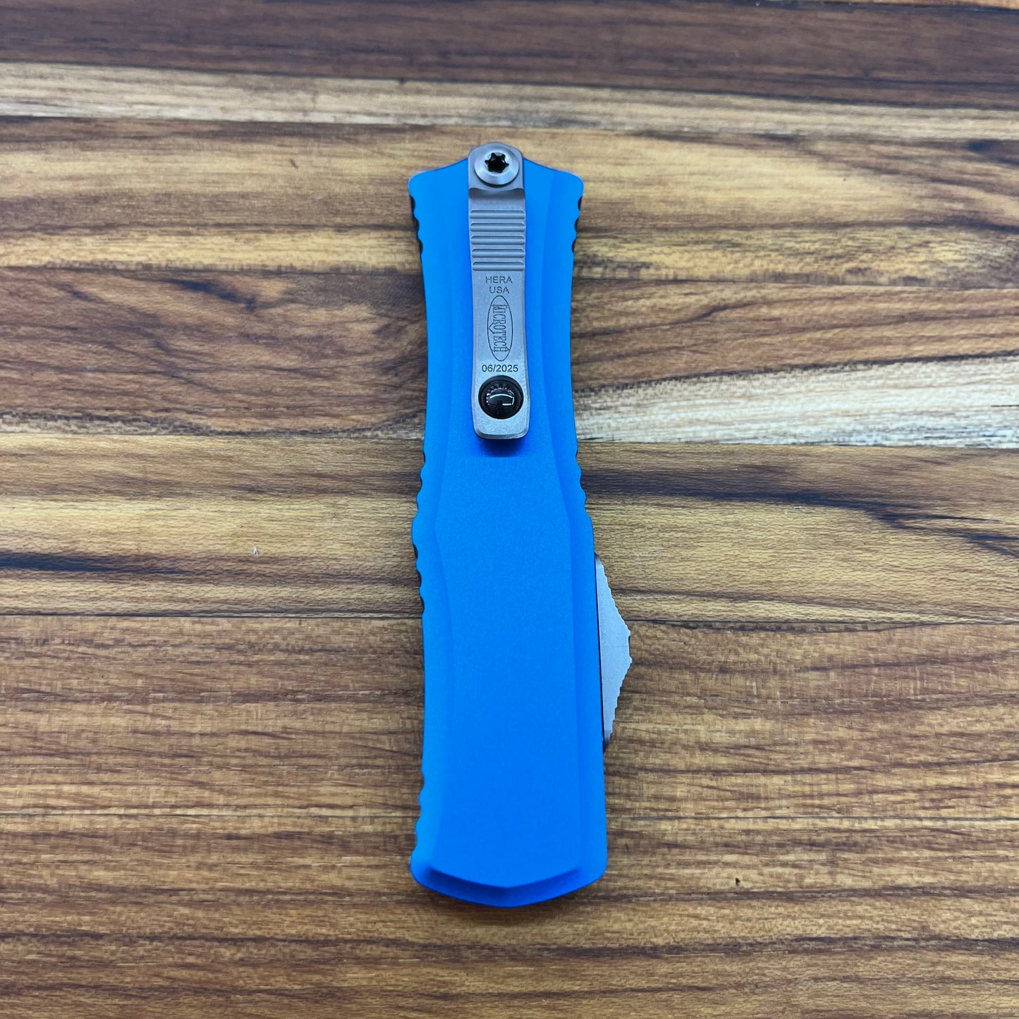 Microtech Hera II Mini Recurve 3" OTF w/ Blue Aluminum Handle