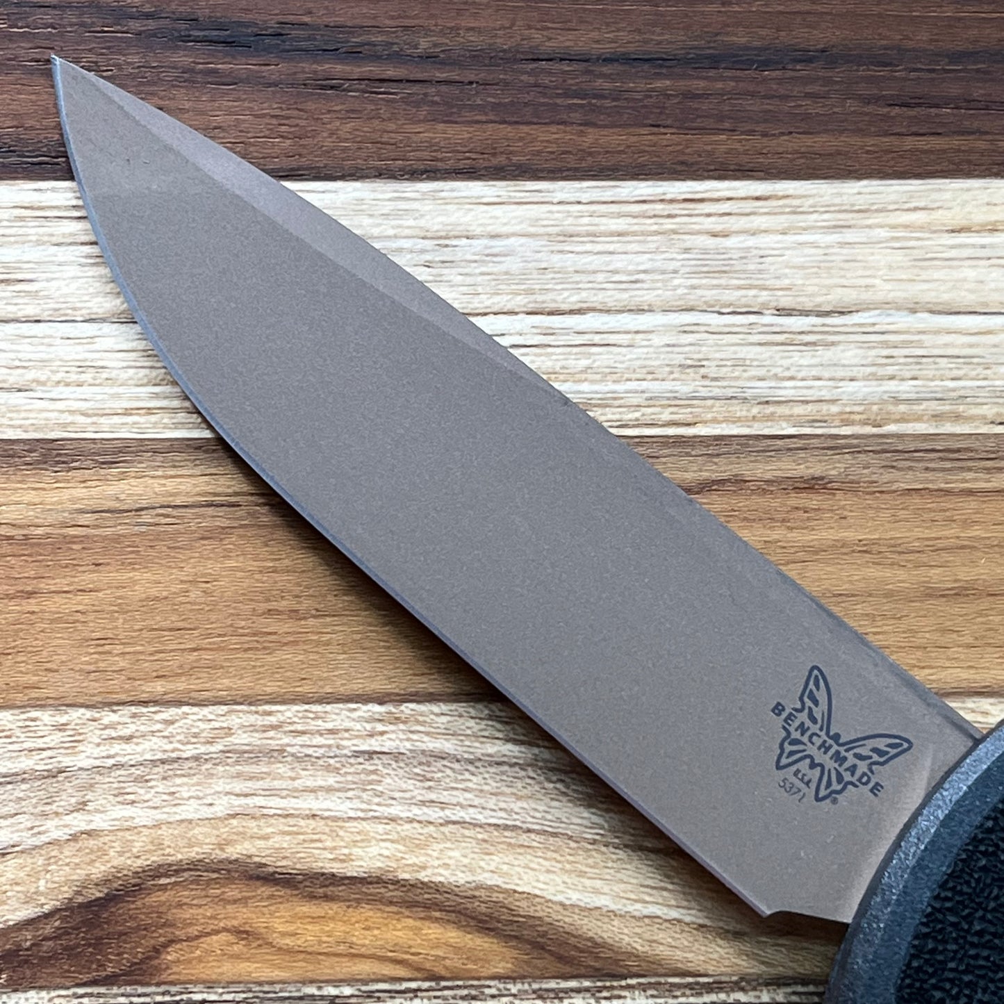Benchmade Shootout 3.5" Drop Point OTF w/ Black CF-Elite Handle