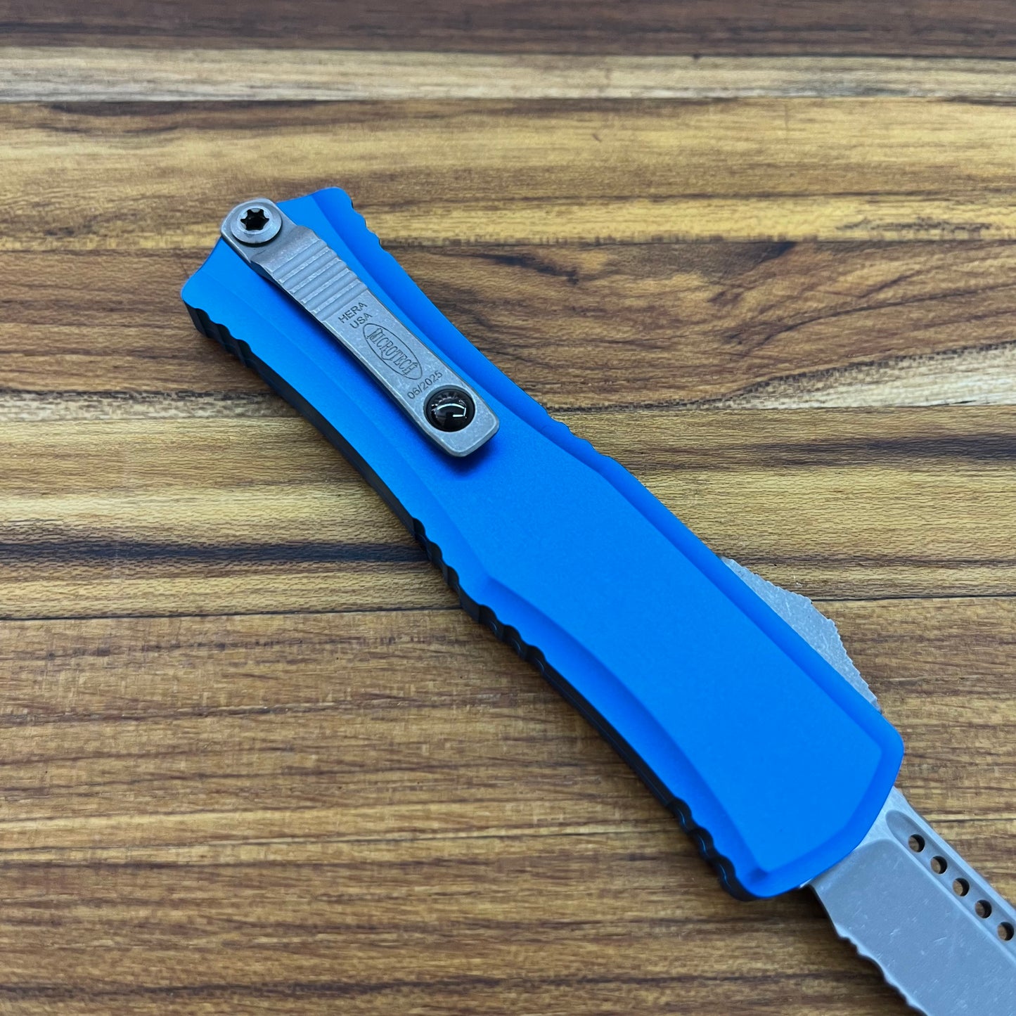 Microtech Hera II Mini S/E 3" P/S OTF w/ Blue Aluminum Handle