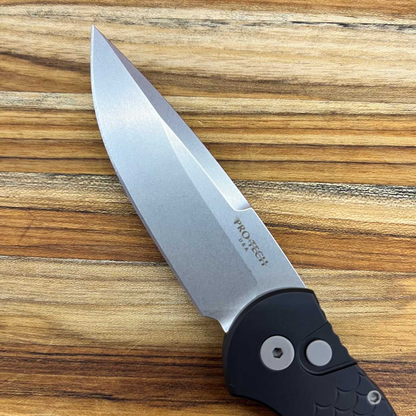 Pro-Tech TR-3 3.5" Auto w/ MagnaCut & Black Fishscale Aluminum Handle