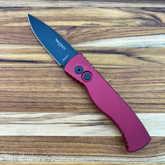 Pro-Tech TR-2 3.25" Auto w/ Red Aluminum Handle