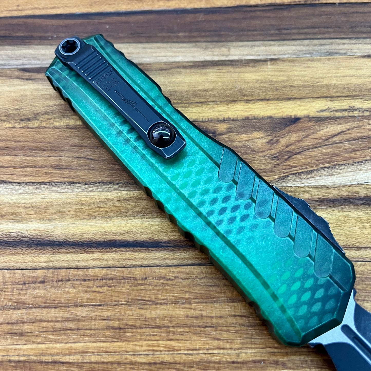 Microtech Signature Series Cypher II D/E 3.5" Auto w/ Green X-51 Handle
