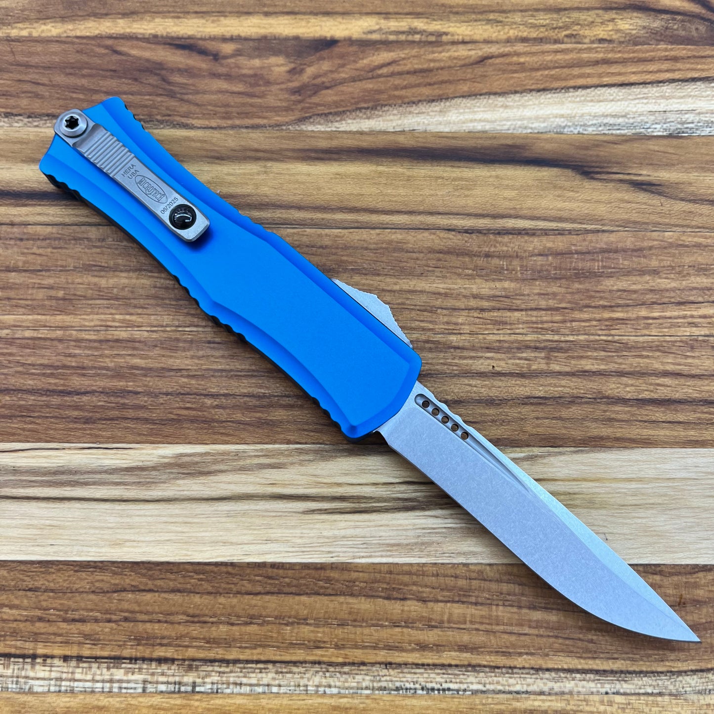 Microtech Hera II Mini Recurve 3" OTF w/ Blue Aluminum Handle