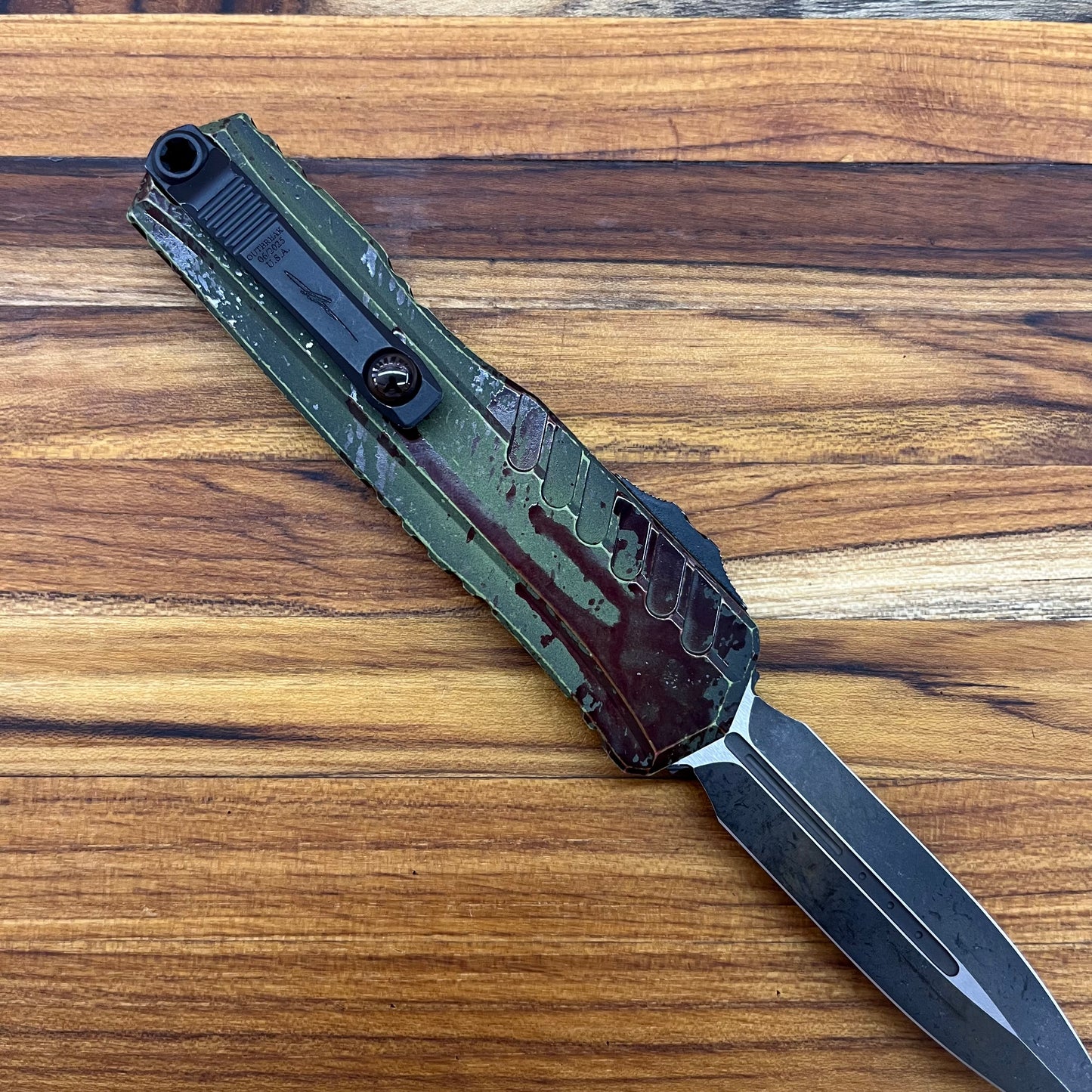 Microtech Signature Series Cypher II D/E 3.5" Auto Outbreak