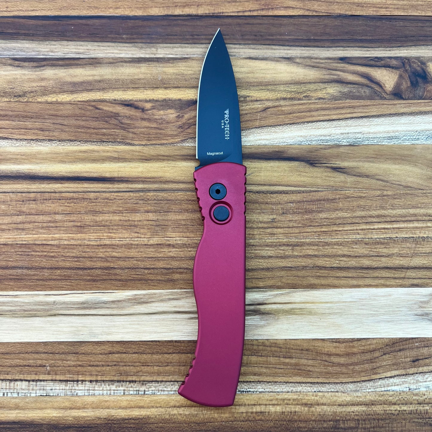 Pro-Tech TR-2 3.25" Auto w/ Red Aluminum Handle