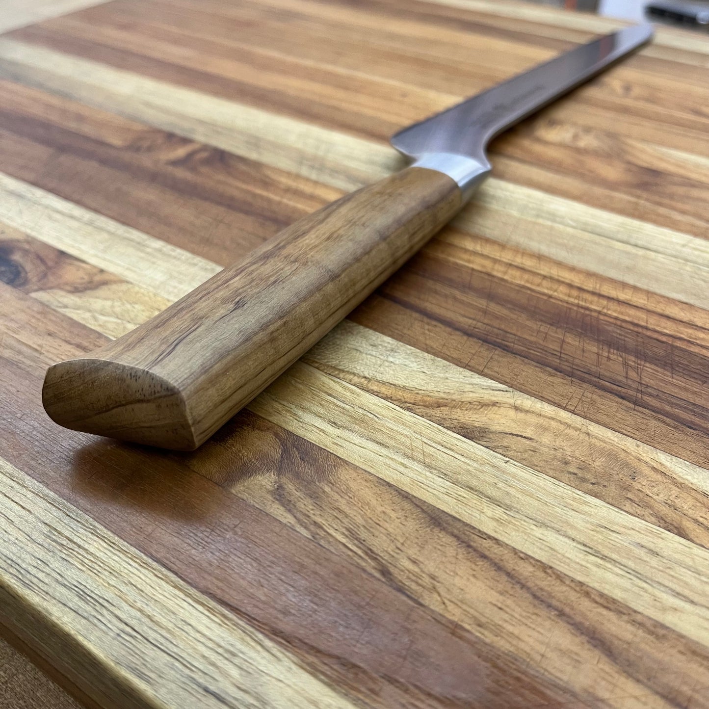 Messermeister Oliva Elité 8" Offset Bread Knife