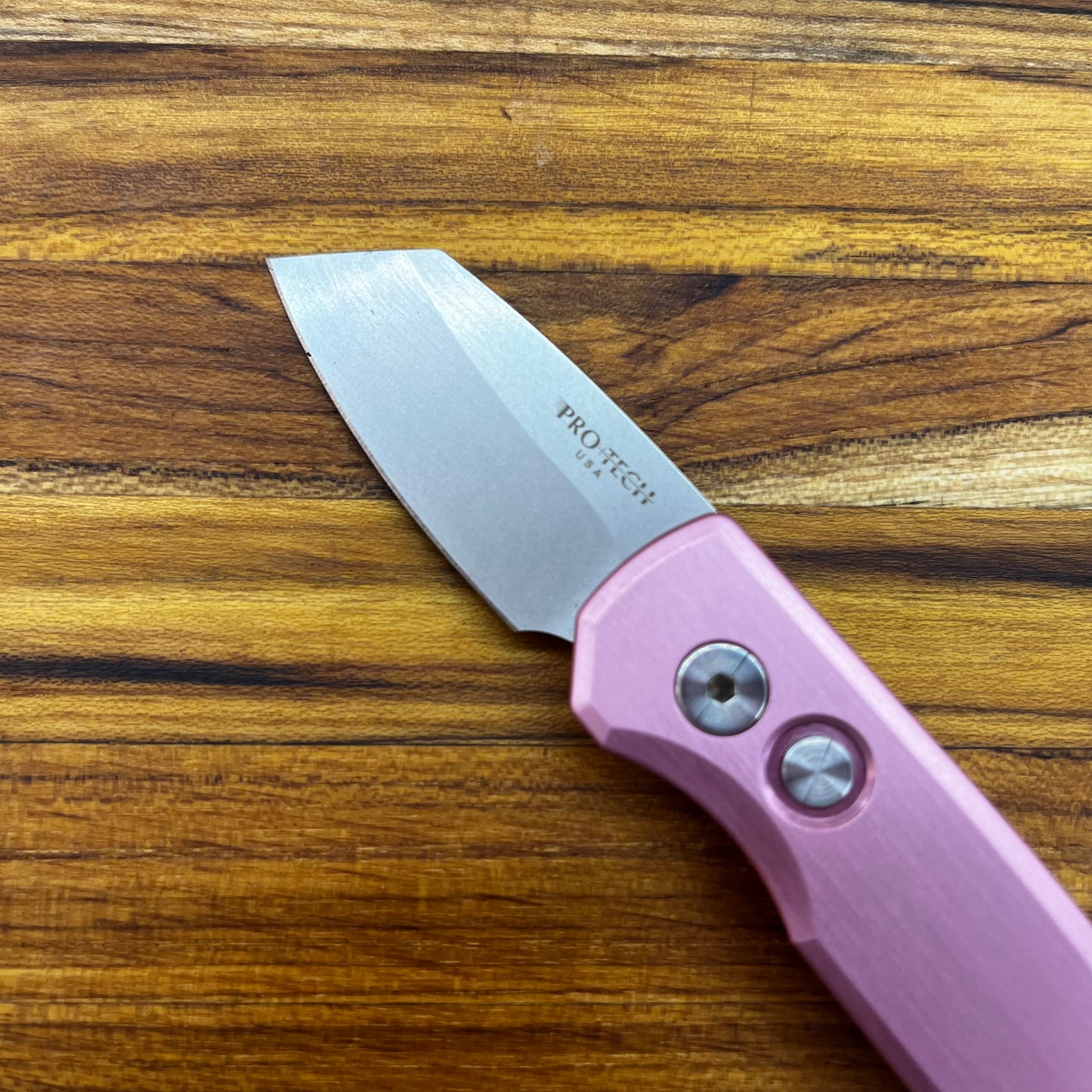 Pro-Tech Runt 5 2" Auto w/ 20CV & Pink Aluminum Handle