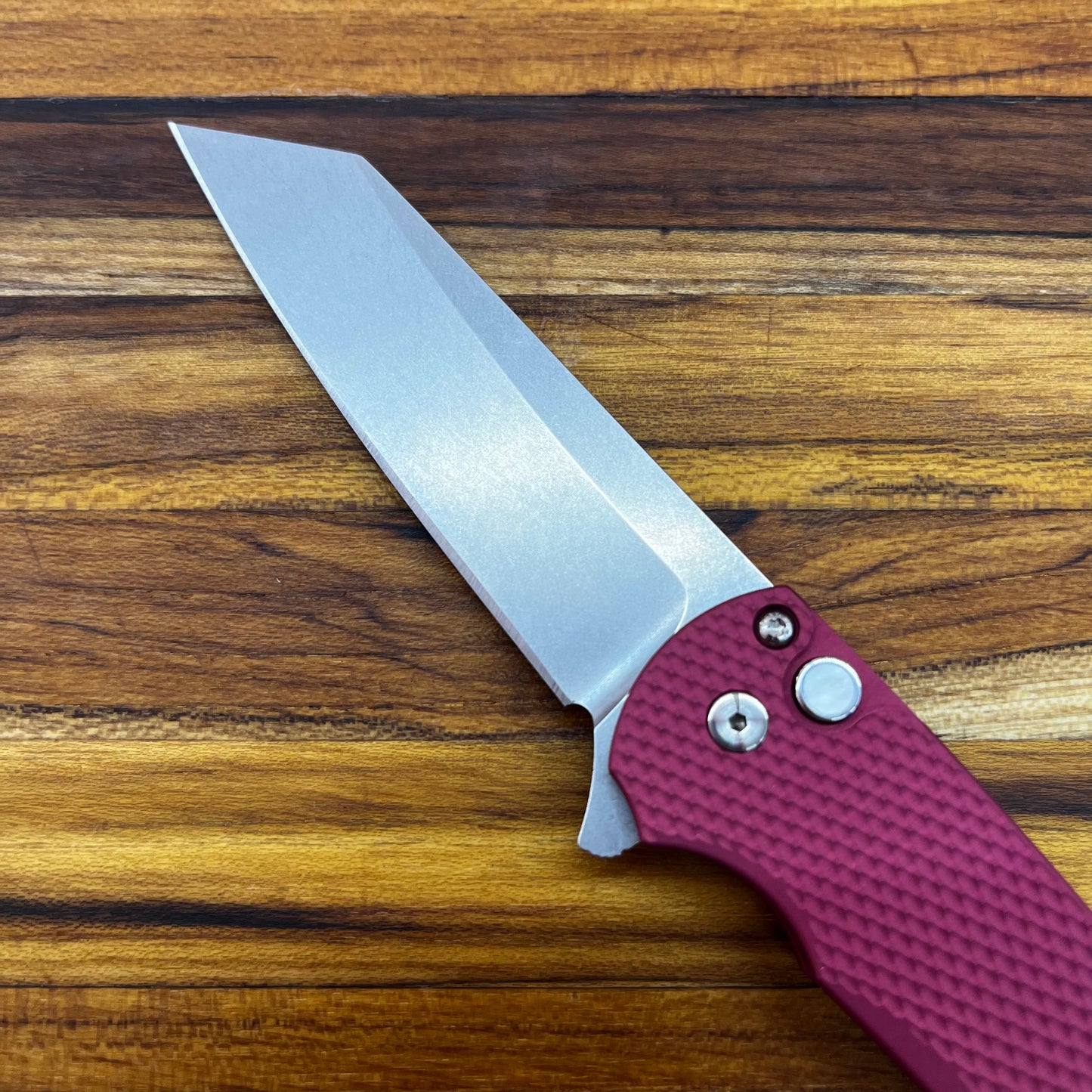 Pro-Tech *Limited Edition* Malibu 3.25" Flipping Knife w/ Pearl Button & Red Textured Aluminum Handle