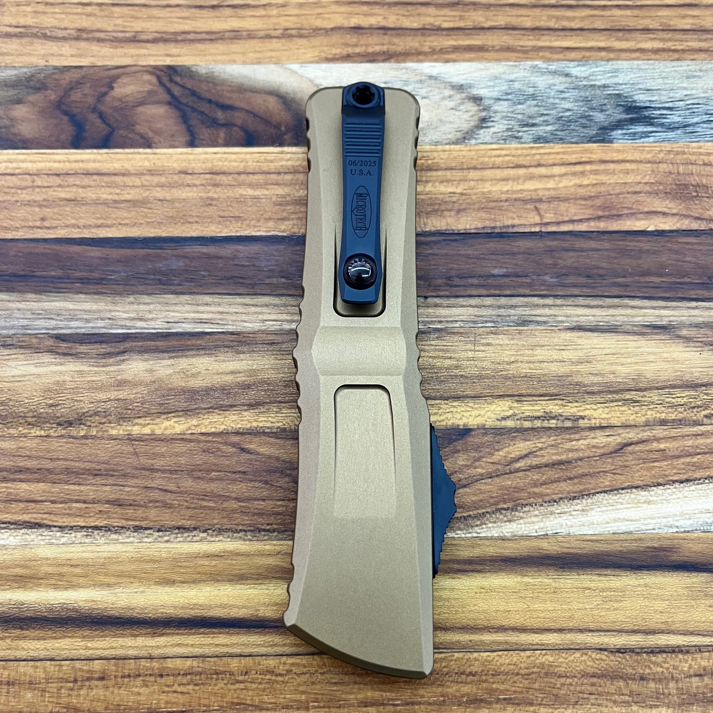 Microtech Combat Troodon Gen III Bowie 4" OTF w/ Tan Aluminum Handle