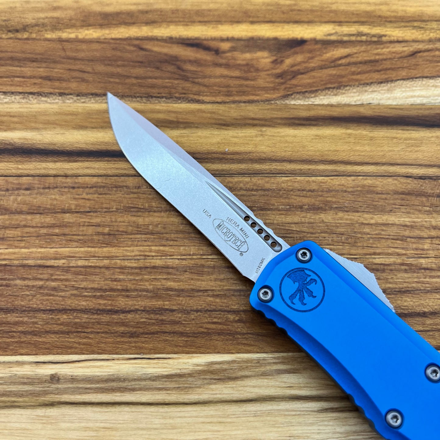 Microtech Hera II Mini Recurve 3" OTF w/ Blue Aluminum Handle