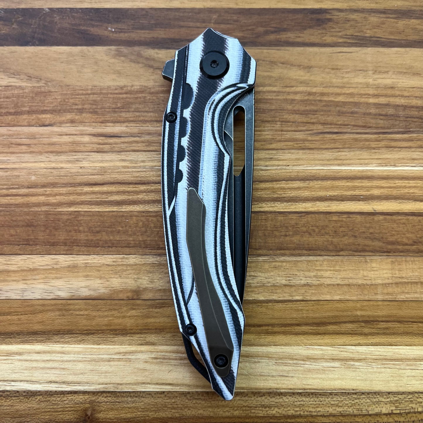 Bestech Knives Ornetta 3.54" Flipper Knife w/ Black & White Handle