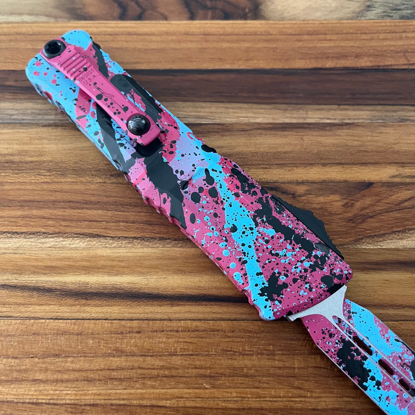 Microtech Combat Troodon Gen III D/E 4" OTF w/ Pink/Blue Black Splatter Aluminum Handle