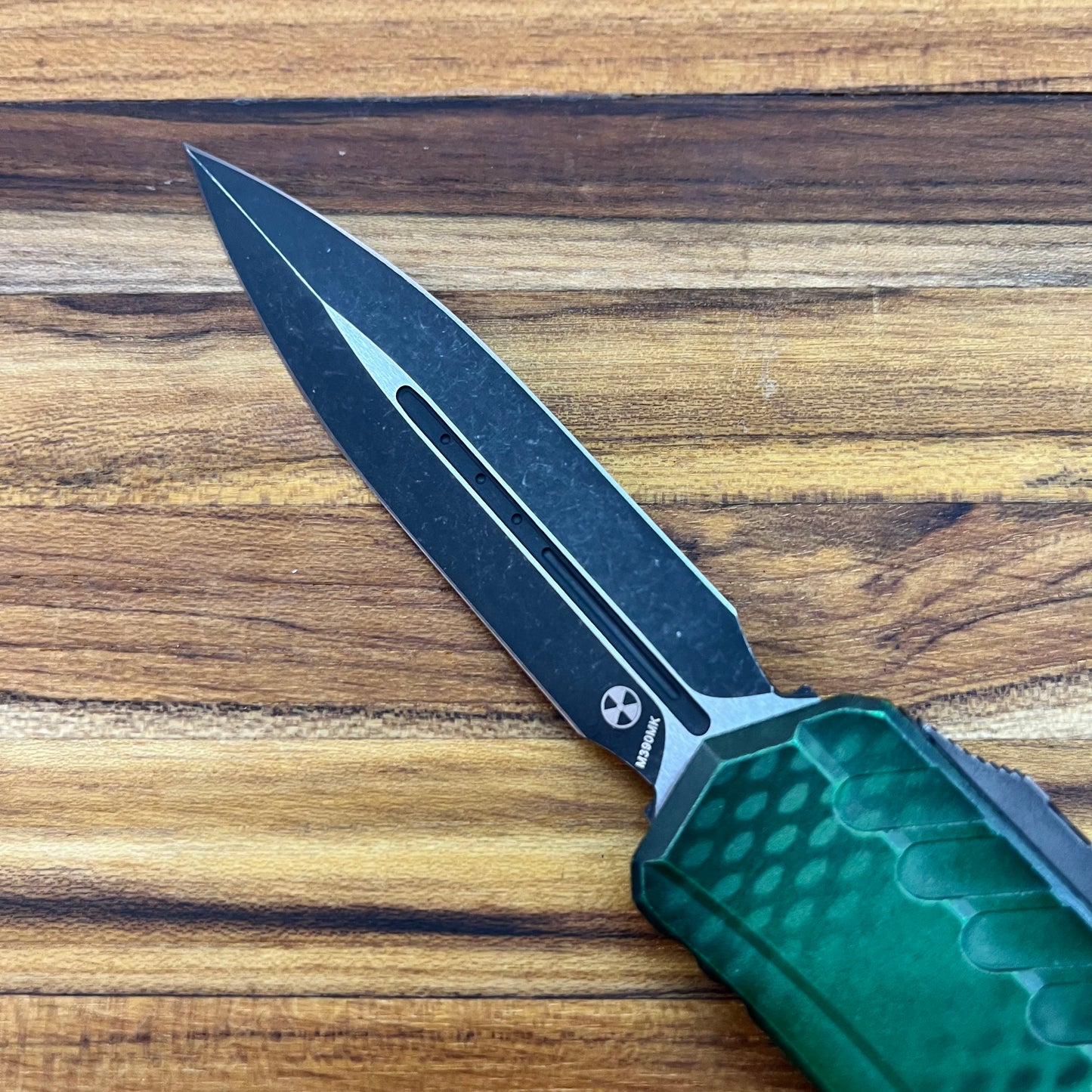 Microtech Signature Series Cypher II D/E 3.5" Auto w/ Green X-51 Handle