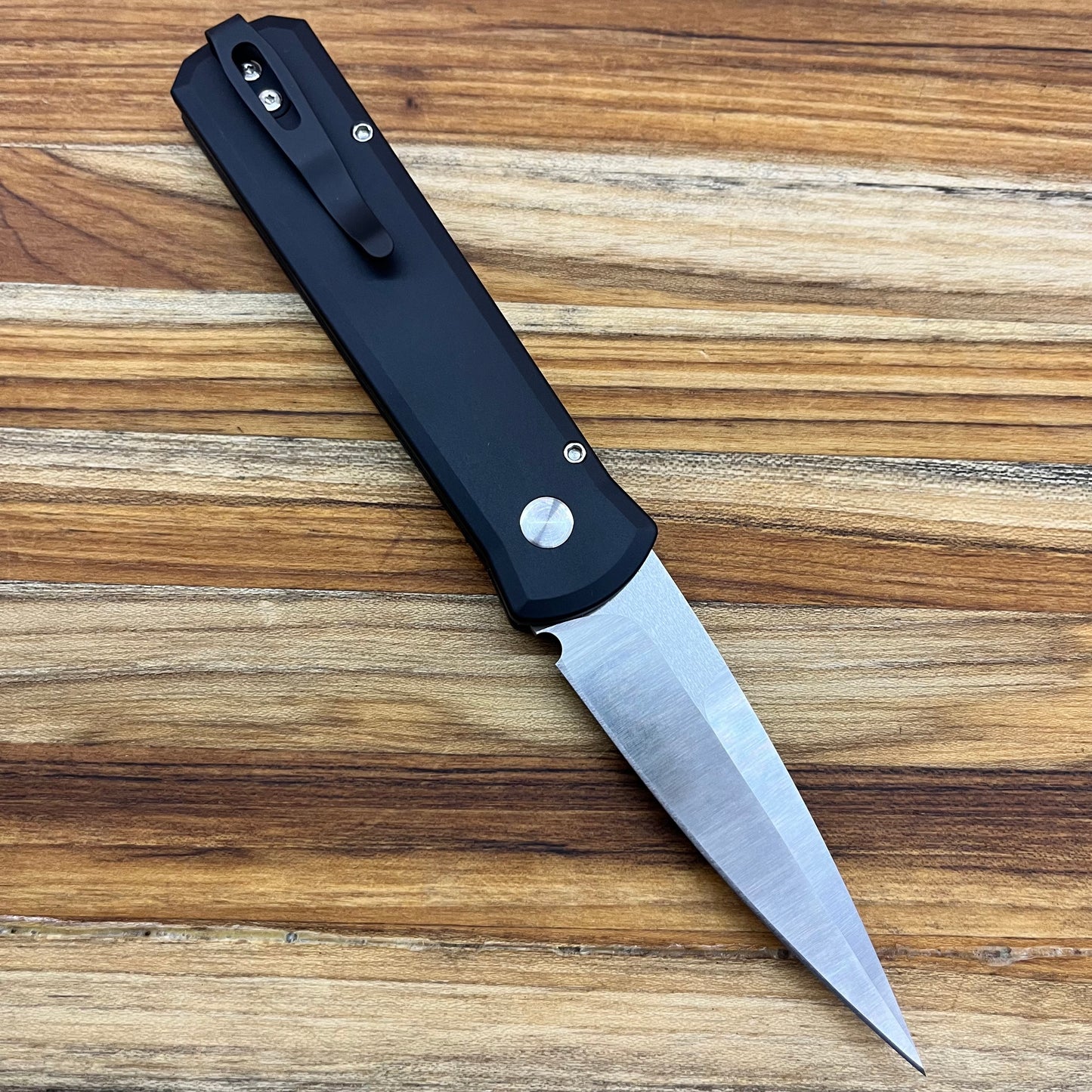 Pro-Tech Godson 3.15" Auto w/ Livewire Copper Carbon Fiber Inlay on Black Aluminum & Black Lip Pearl Button