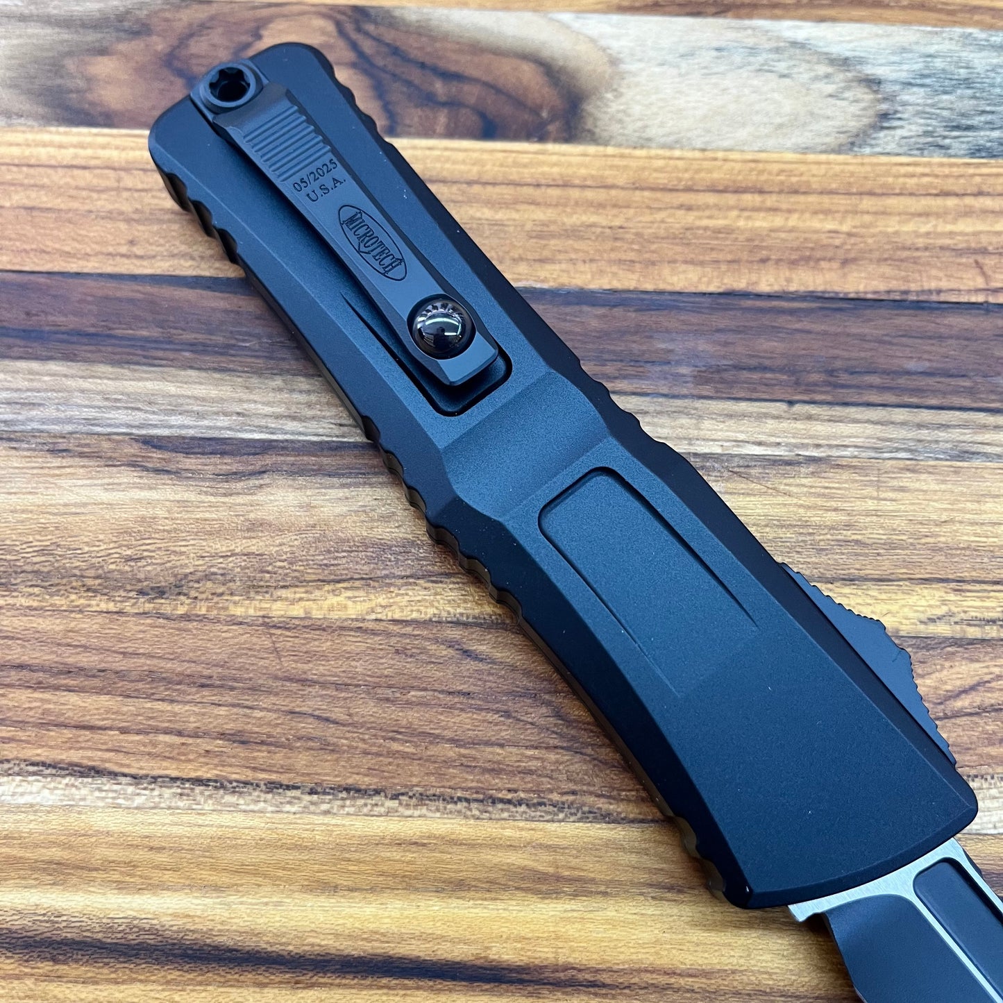 Microtech Combat Troodon Gen III Bowie 4" OTF w/ Black Aluminum Handle