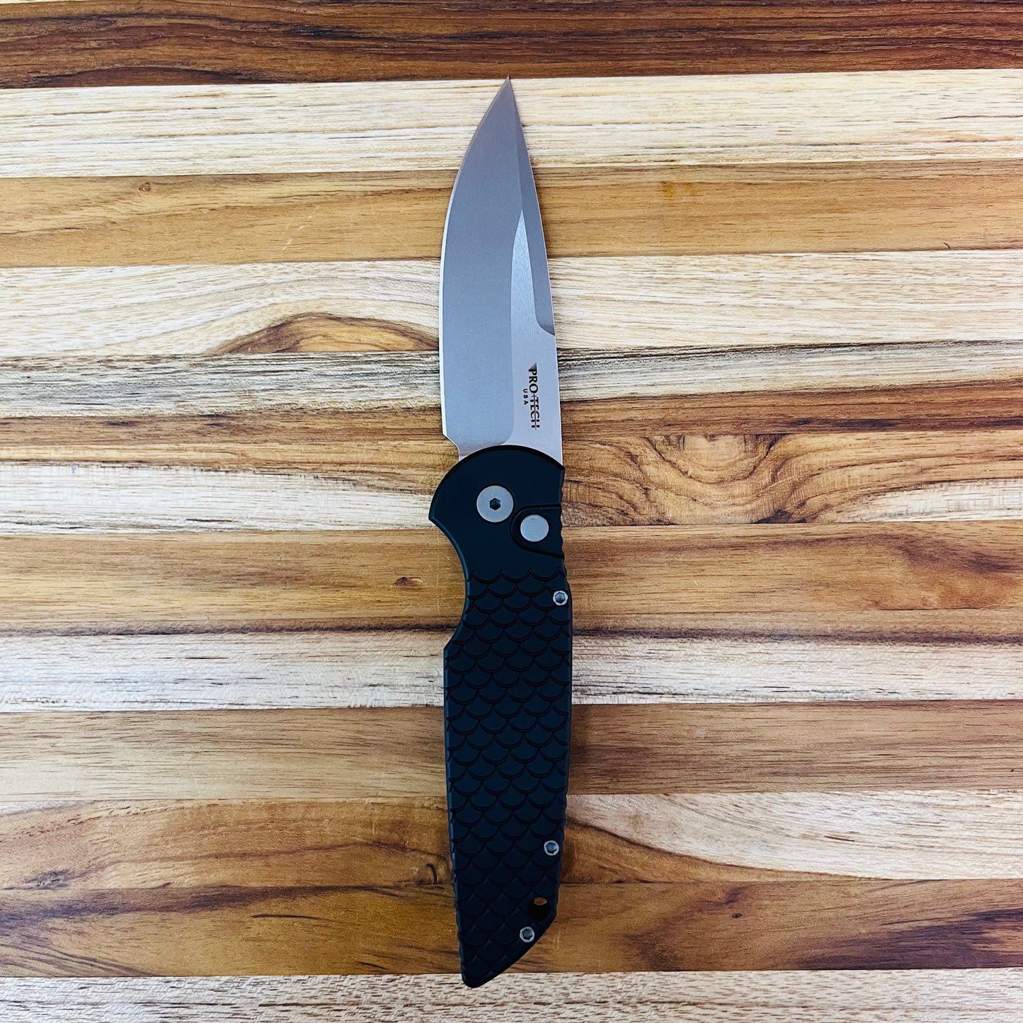Pro-Tech TR-3 3.5" Auto w/ Black Fishscale Engraved Handle