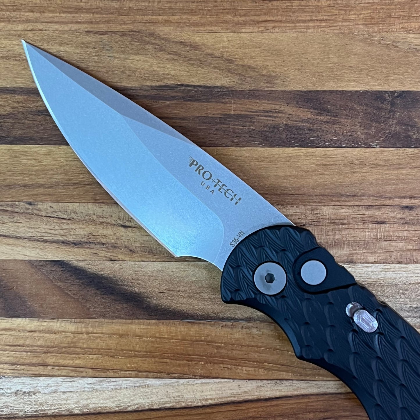 Pro-Tech TR-5 Integrity 3.25" Auto w/ Black Feather Textured Handle