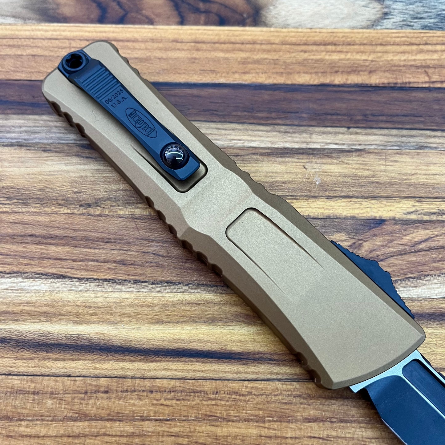 Microtech Combat Troodon Gen III Bowie 4" OTF w/ Tan Aluminum Handle