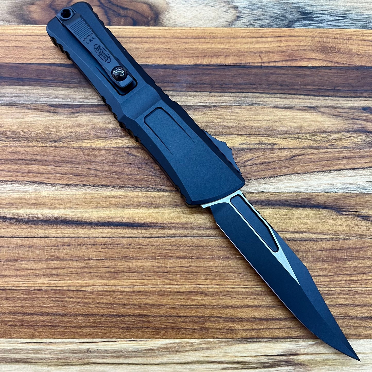 Microtech Combat Troodon Gen III Bowie 4" OTF w/ Black Aluminum Handle