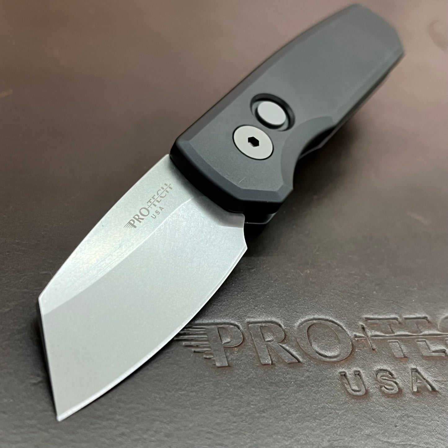 Pro-Tech Runt 5 2" Auto w/ Black Aluminum Handle