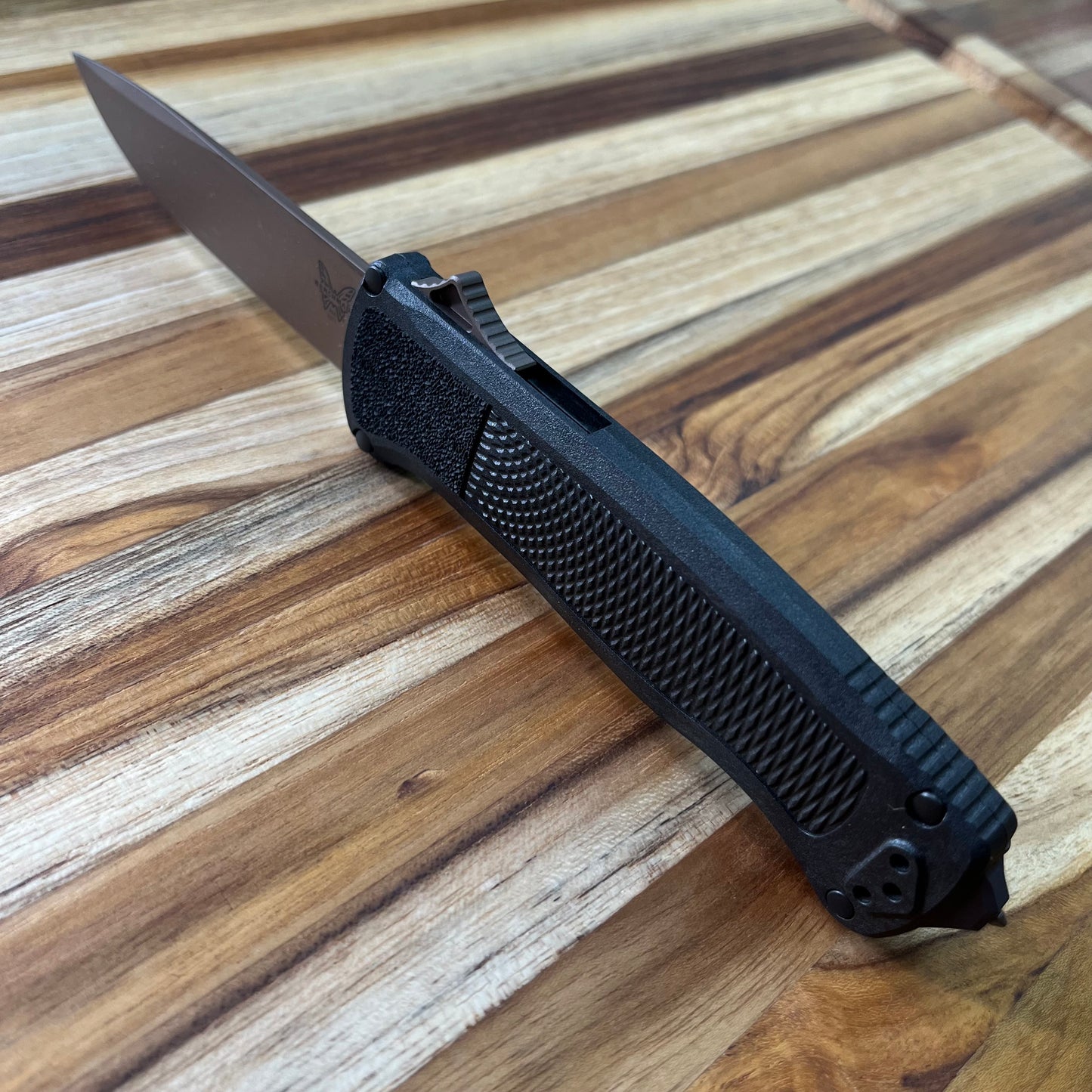 Benchmade Shootout 3.5" Drop Point OTF w/ Black CF-Elite Handle
