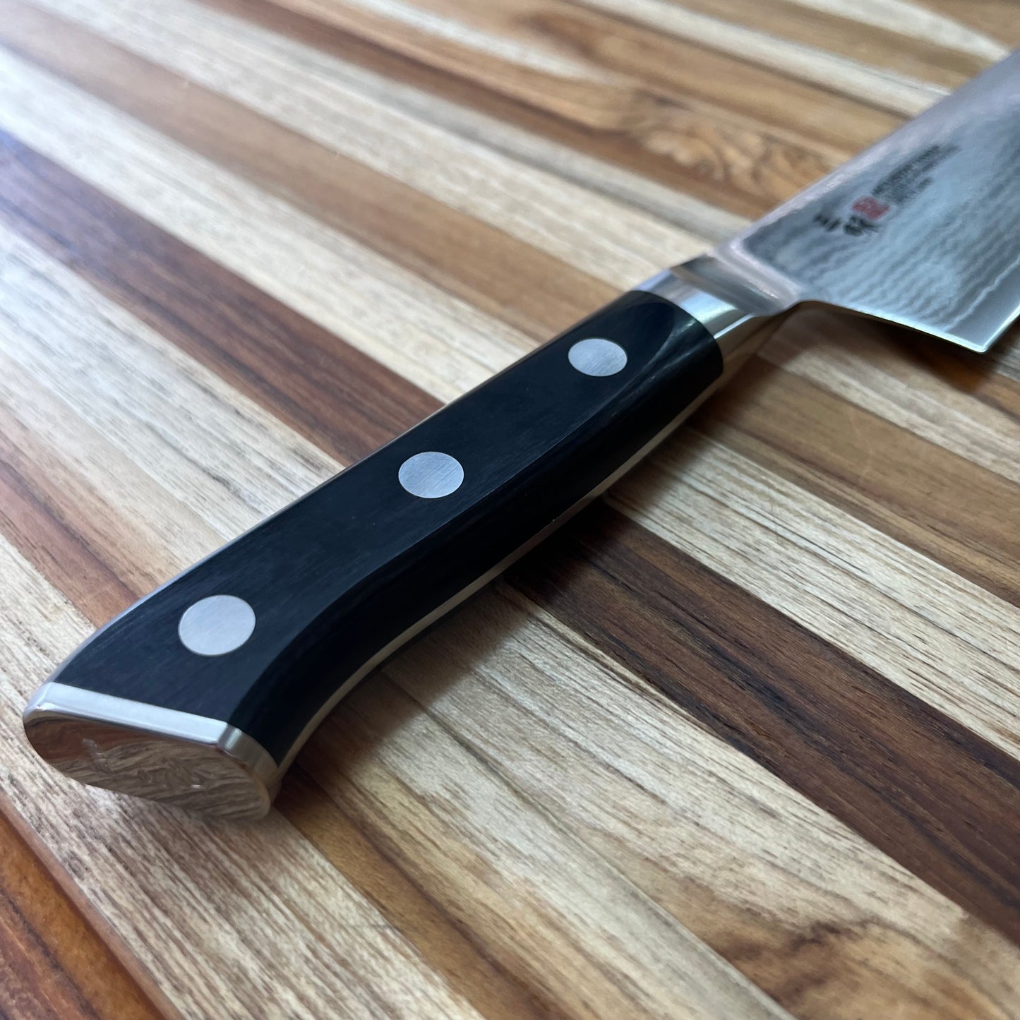 Mcusta Zanmai Classic Damascus Pakka 180mm (7") Santoku