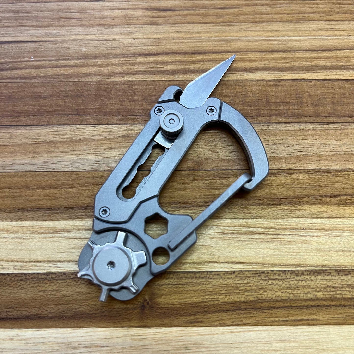 Civivi Polymorph 2.8" Grey Carabiner w/ Retractable Utility Blade