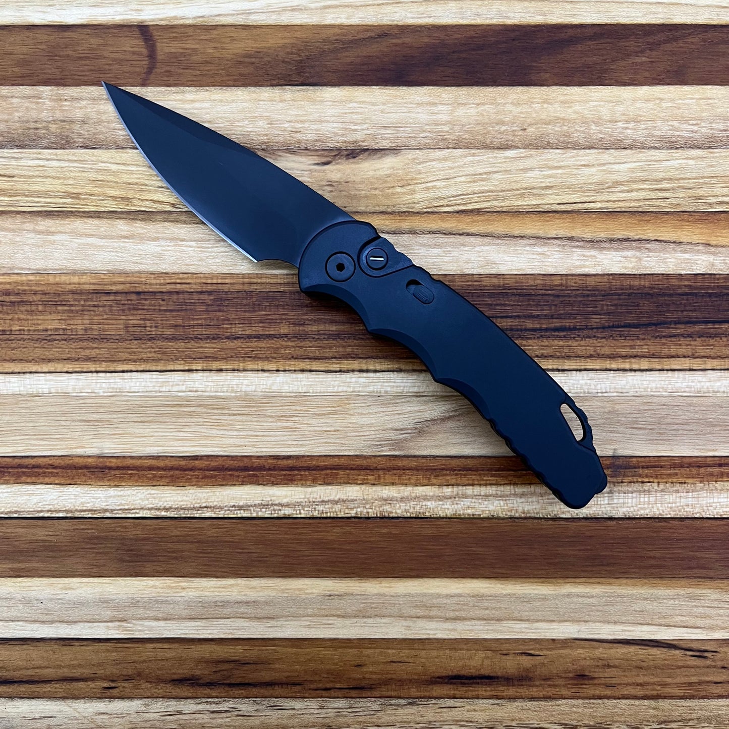Pro-Tech Operator TR-5 3.25" w/ Tritium Button