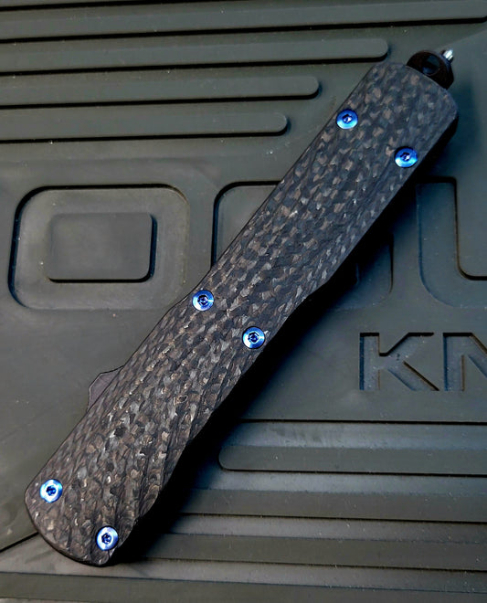 Hogue 34890-LIM LIMITED EDITION Carbon Fiber Counterstrike
