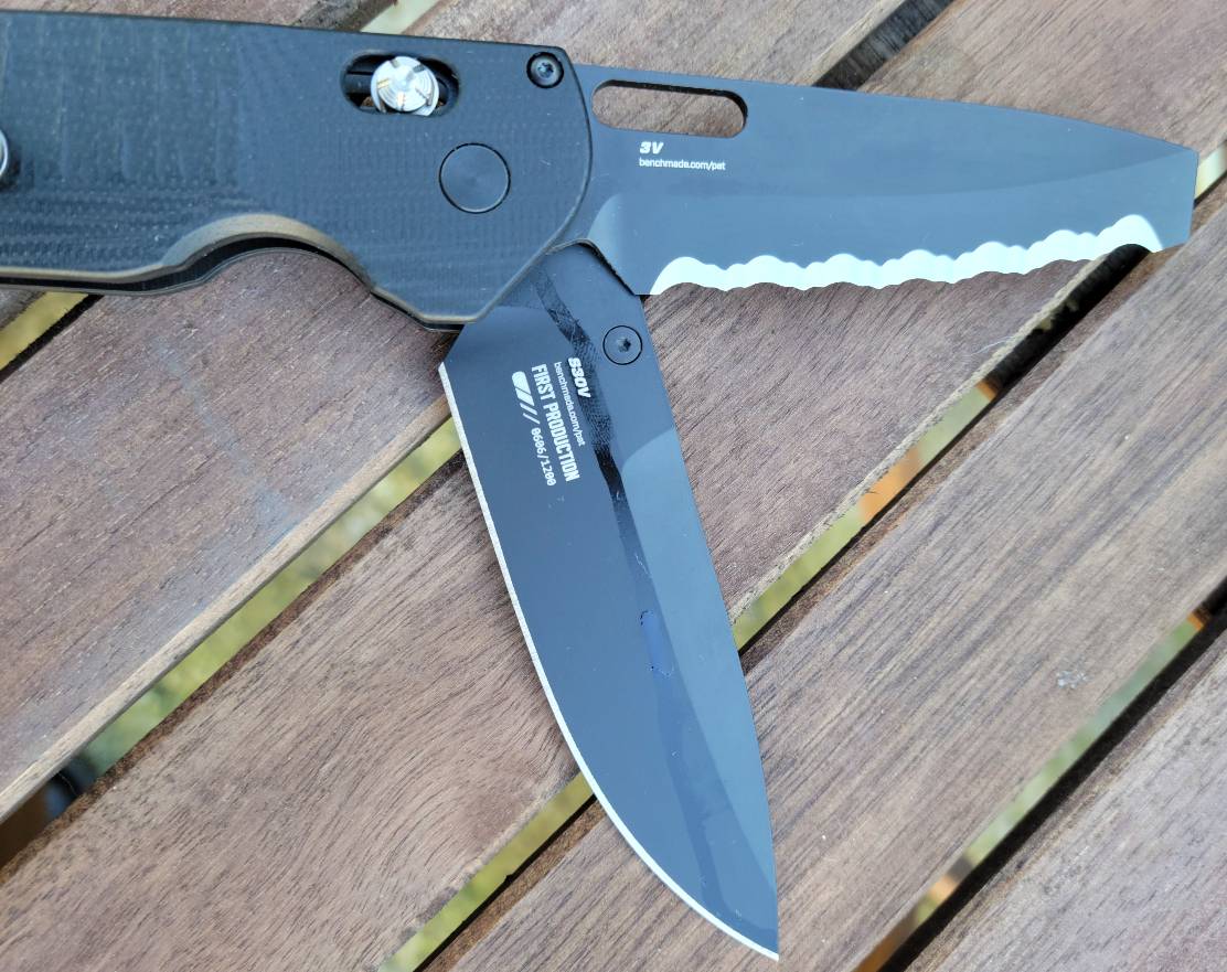 *DISCONTINUED* Benchmade Outlast 3.5" Double Folding Rescue Knife