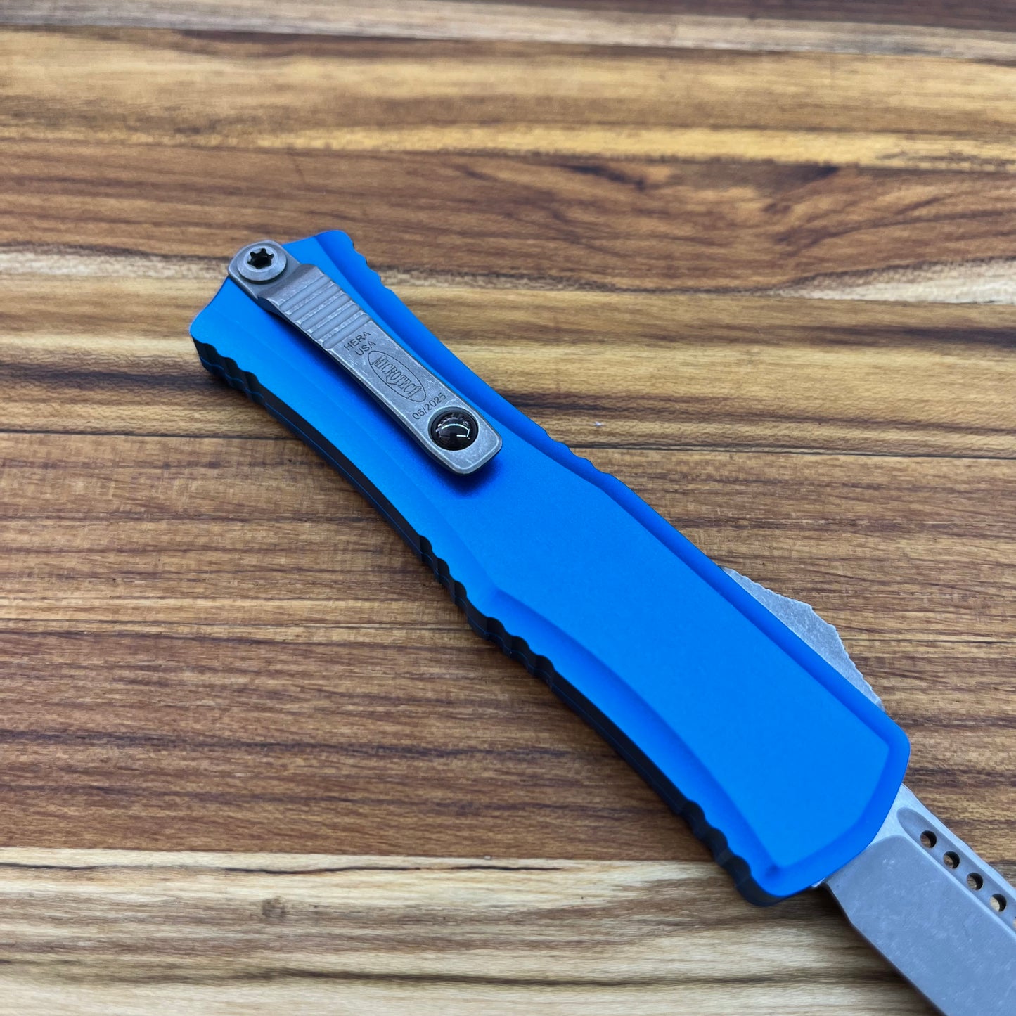Microtech Hera II Mini S/E 3" OTF w/ Blue Aluminum Handle