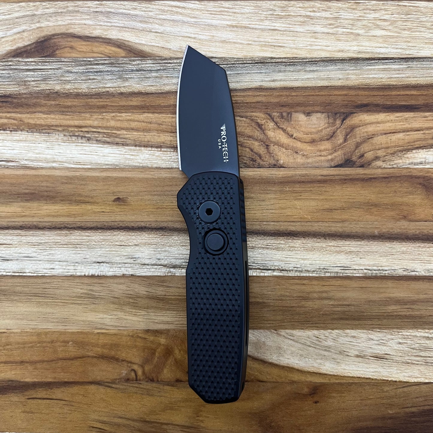 Pro-Tech Runt 5 2" All Black Auto w/ MagnaCut & Textured Aluminum Handle