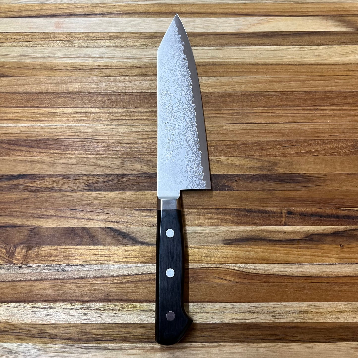 *DISCONTINUED* Kikuichi S33 Damascus 180MM (7”) Santoku w/ K-Tip