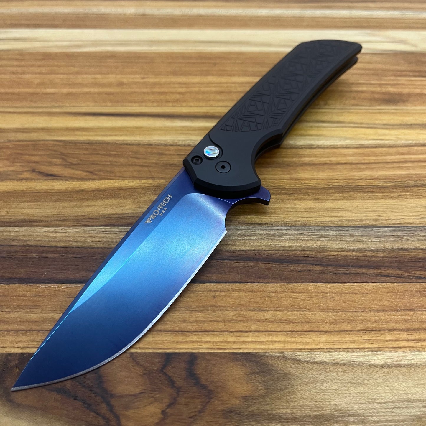 Pro-Tech Mordax 3.5" Flipping Knife w/ Sapphire Blue Blade & Black Nexus Texture Aluminum Handle