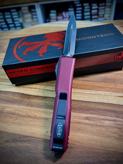 Microtech 122-1MR Ultratech D/E Black Standard Merlot OTF Auto