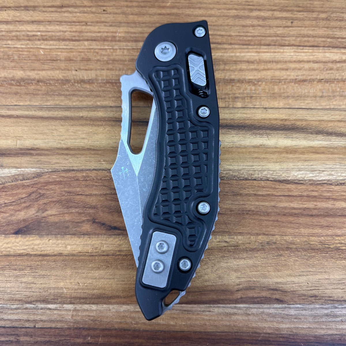 Microtech M-Stitch 3.5" Folding Knife w/ RAM0LOK Black Frag Aluminum Handle